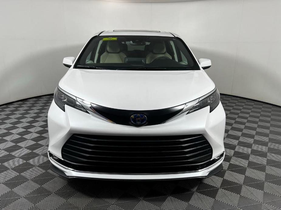used 2024 Toyota Sienna car, priced at $45,075
