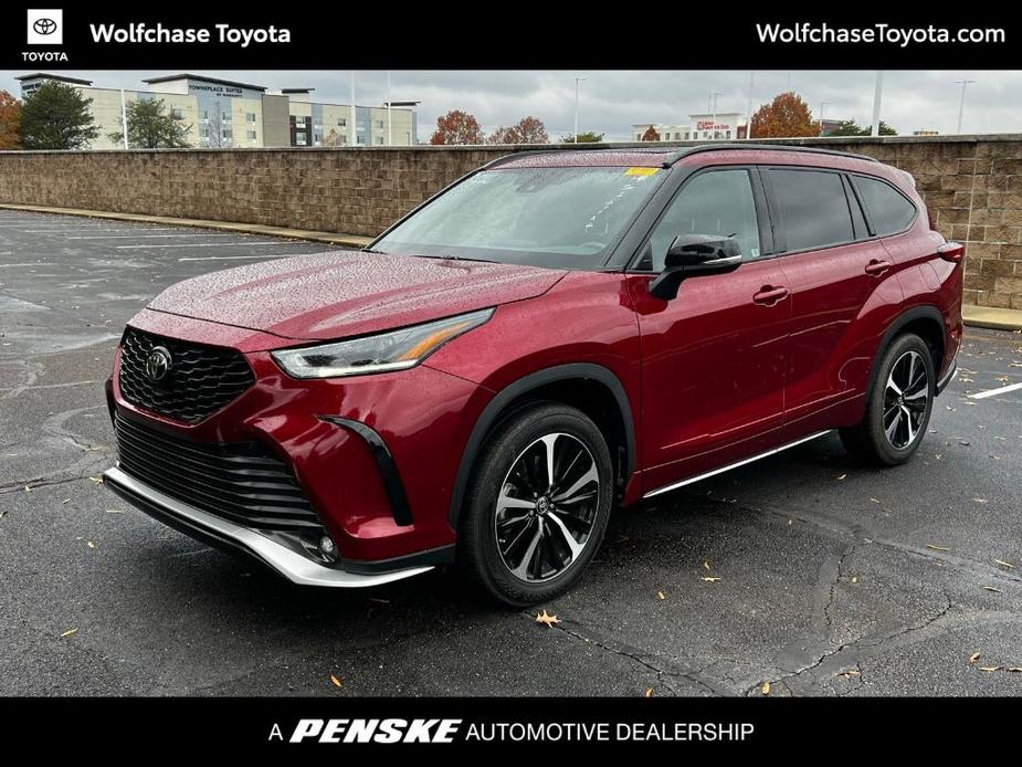 used 2021 Toyota Highlander car, priced at $34,988