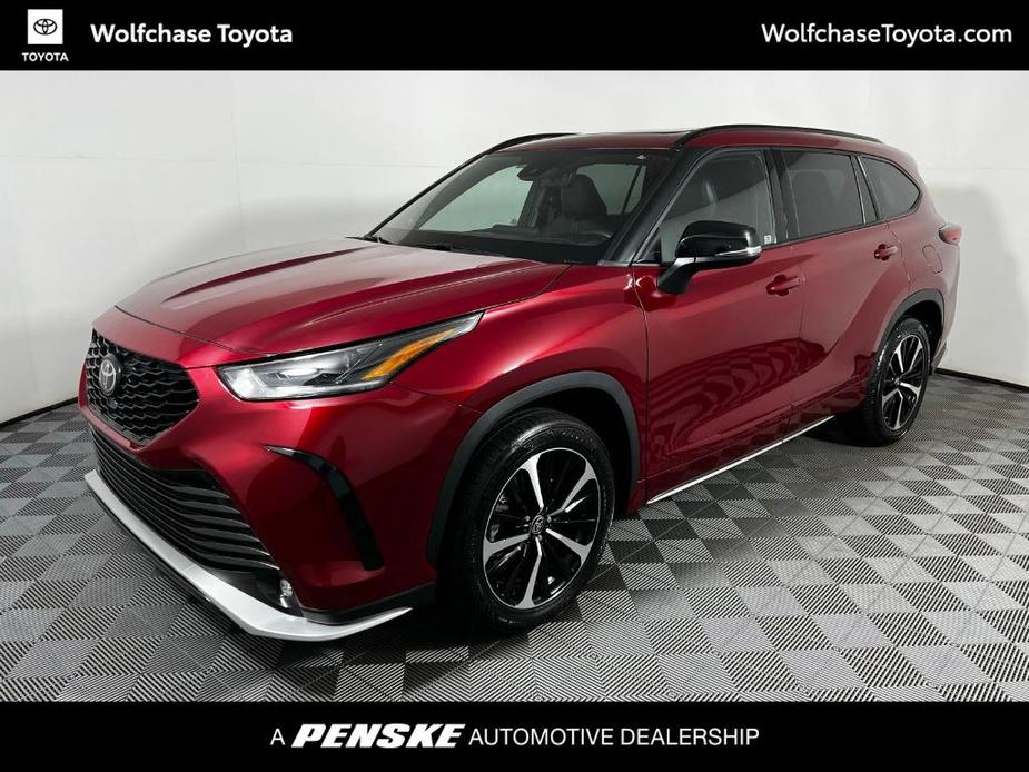 used 2021 Toyota Highlander car, priced at $34,677