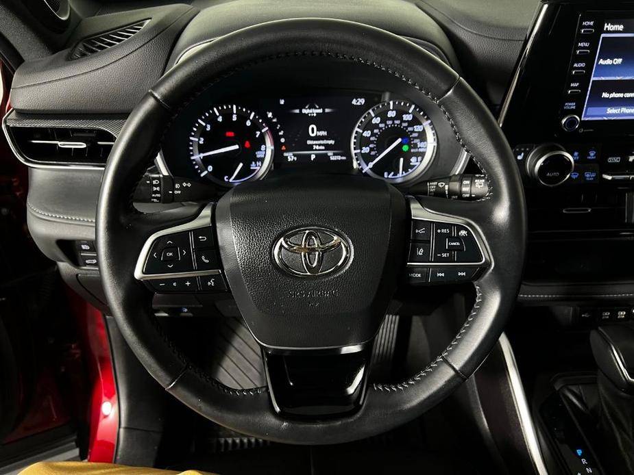 used 2021 Toyota Highlander car, priced at $34,677