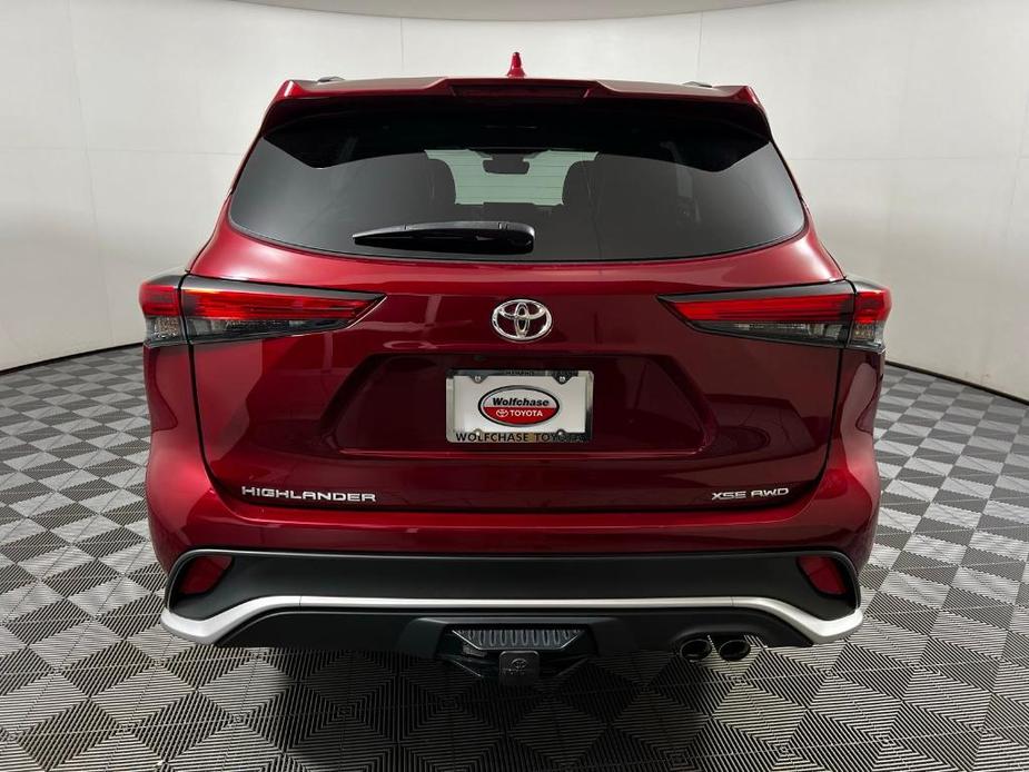 used 2021 Toyota Highlander car, priced at $34,677