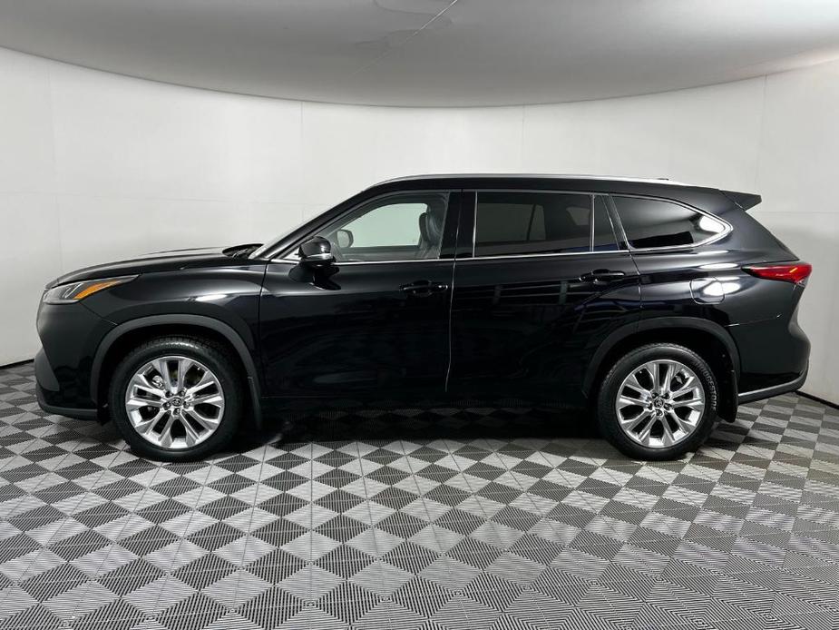 used 2023 Toyota Highlander car, priced at $37,413