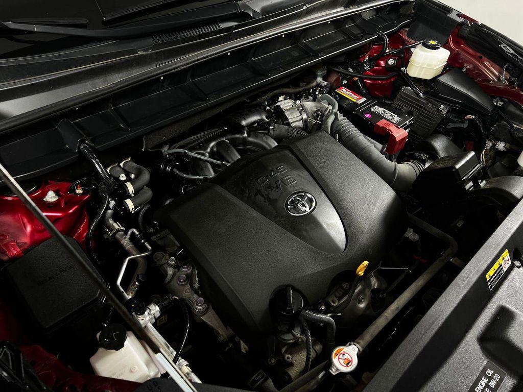 used 2022 Toyota Highlander car, priced at $30,768