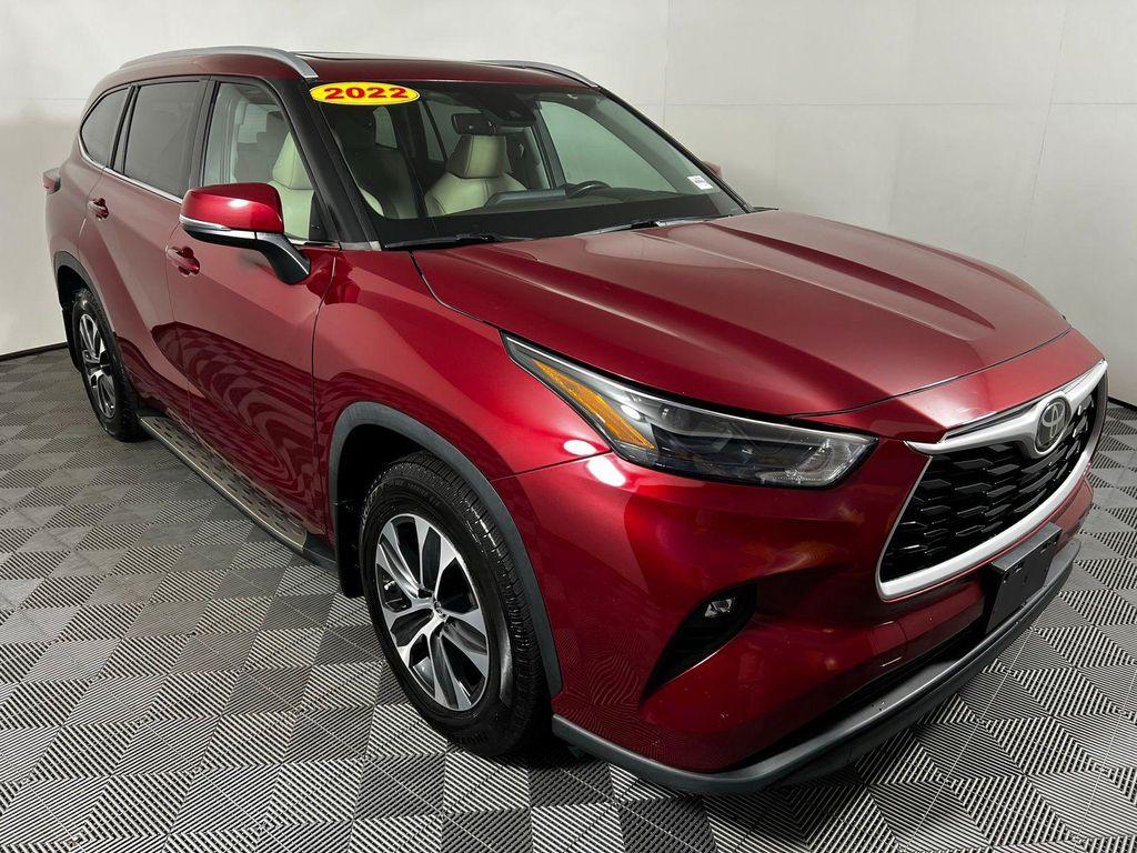used 2022 Toyota Highlander car, priced at $30,768