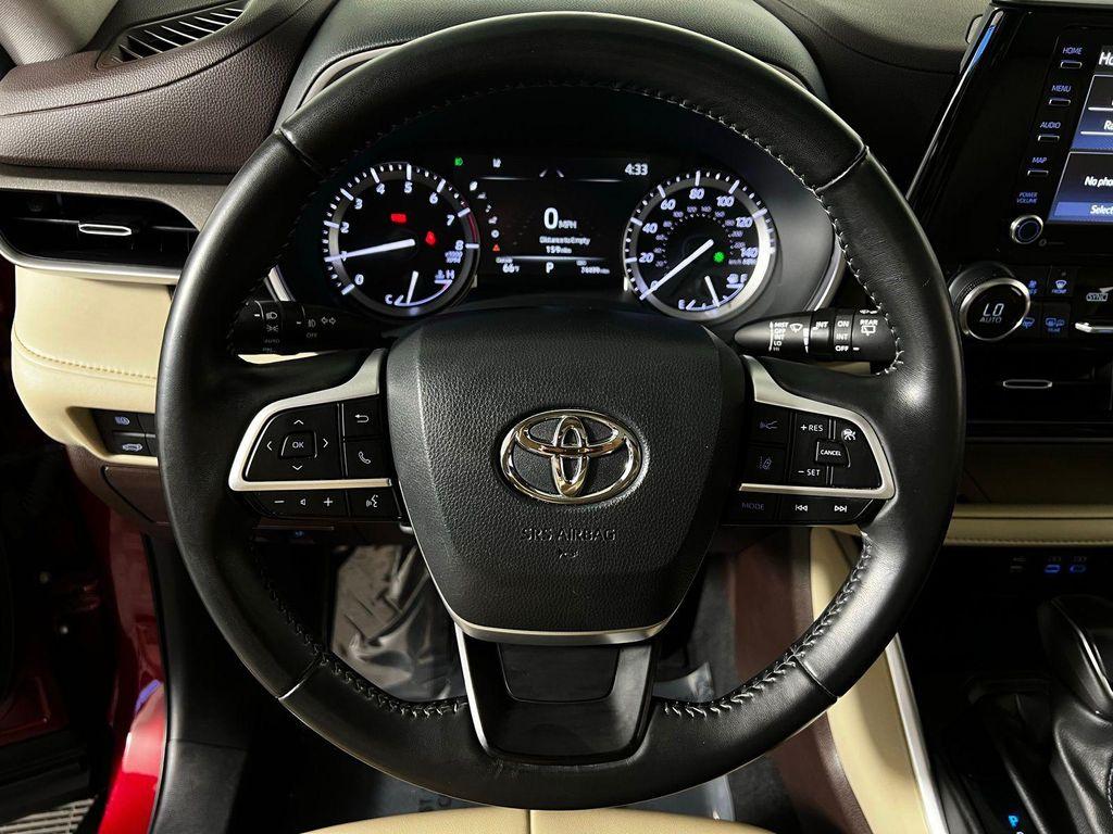 used 2022 Toyota Highlander car, priced at $30,768