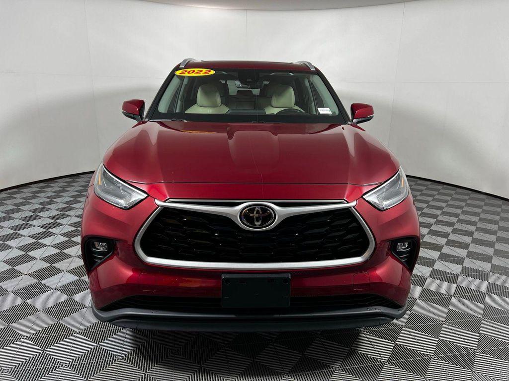 used 2022 Toyota Highlander car, priced at $30,768