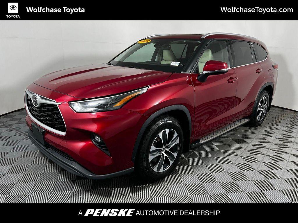 used 2022 Toyota Highlander car, priced at $30,768