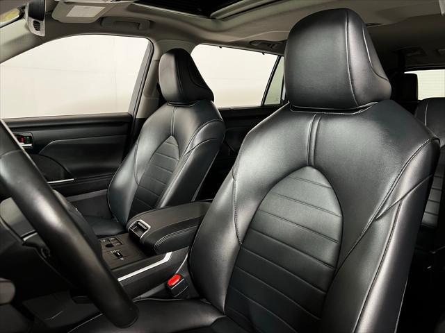 used 2023 Toyota Highlander car, priced at $38,224