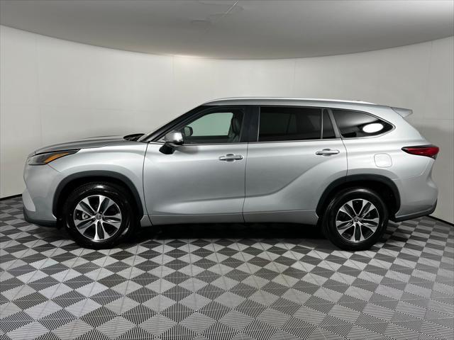 used 2023 Toyota Highlander car, priced at $38,224