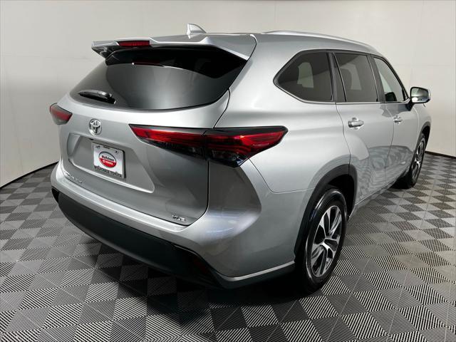 used 2023 Toyota Highlander car, priced at $38,224