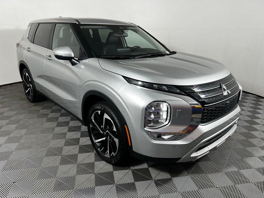 used 2024 Mitsubishi Outlander car, priced at $24,632