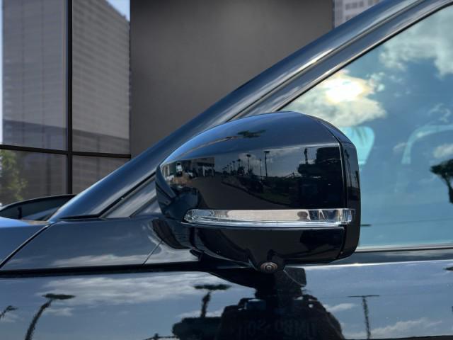 new 2025 Land Rover Discovery car, priced at $75,593