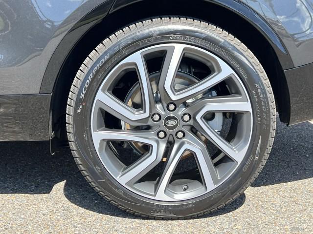 new 2025 Land Rover Discovery car, priced at $70,568
