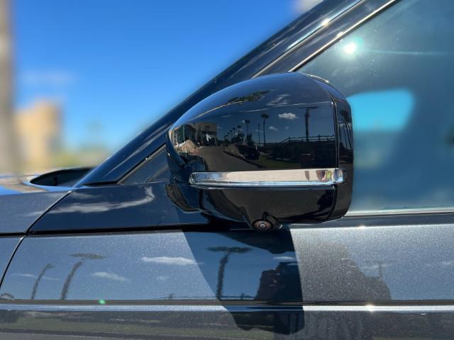 new 2025 Land Rover Discovery car, priced at $70,568