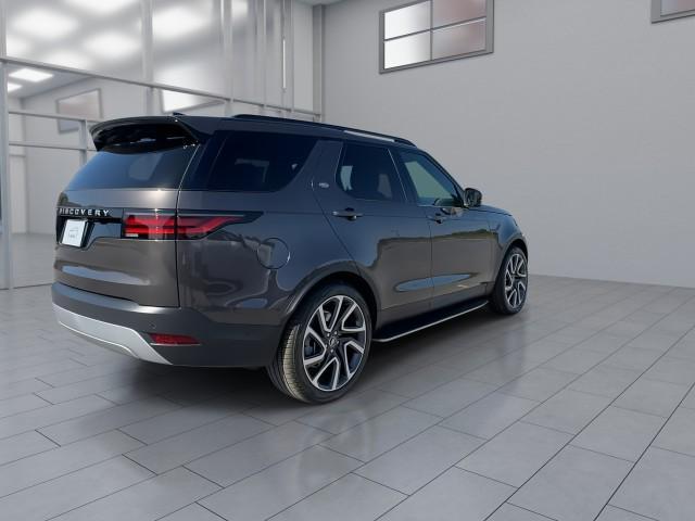 new 2025 Land Rover Discovery car, priced at $69,793