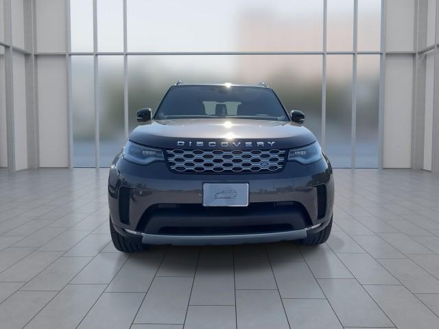 new 2025 Land Rover Discovery car, priced at $69,793
