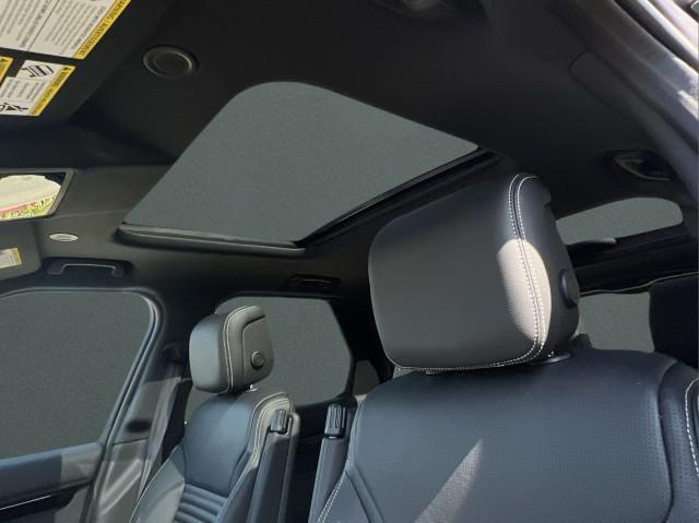 new 2025 Land Rover Discovery car, priced at $69,793