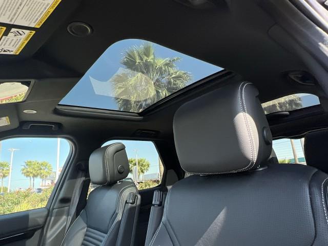 new 2025 Land Rover Discovery car, priced at $69,793
