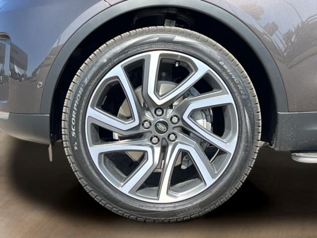 new 2025 Land Rover Discovery car, priced at $69,793