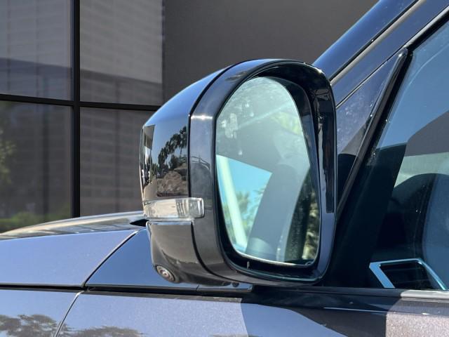 new 2025 Land Rover Discovery car, priced at $69,793