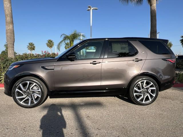 new 2025 Land Rover Discovery car, priced at $71,743