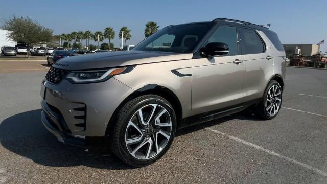 new 2025 Land Rover Discovery car, priced at $71,593