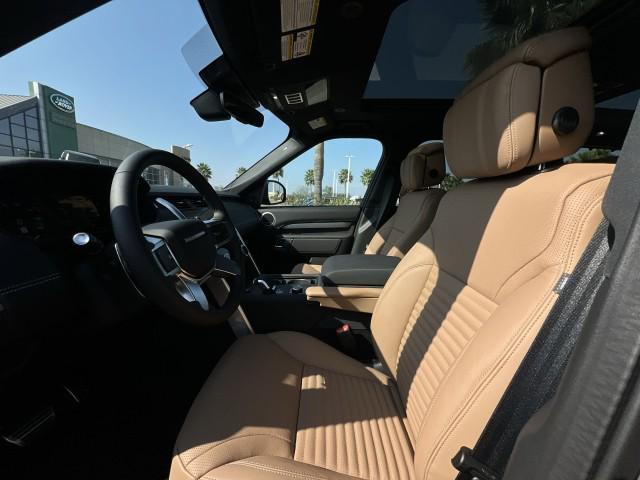 new 2025 Land Rover Discovery car, priced at $71,593