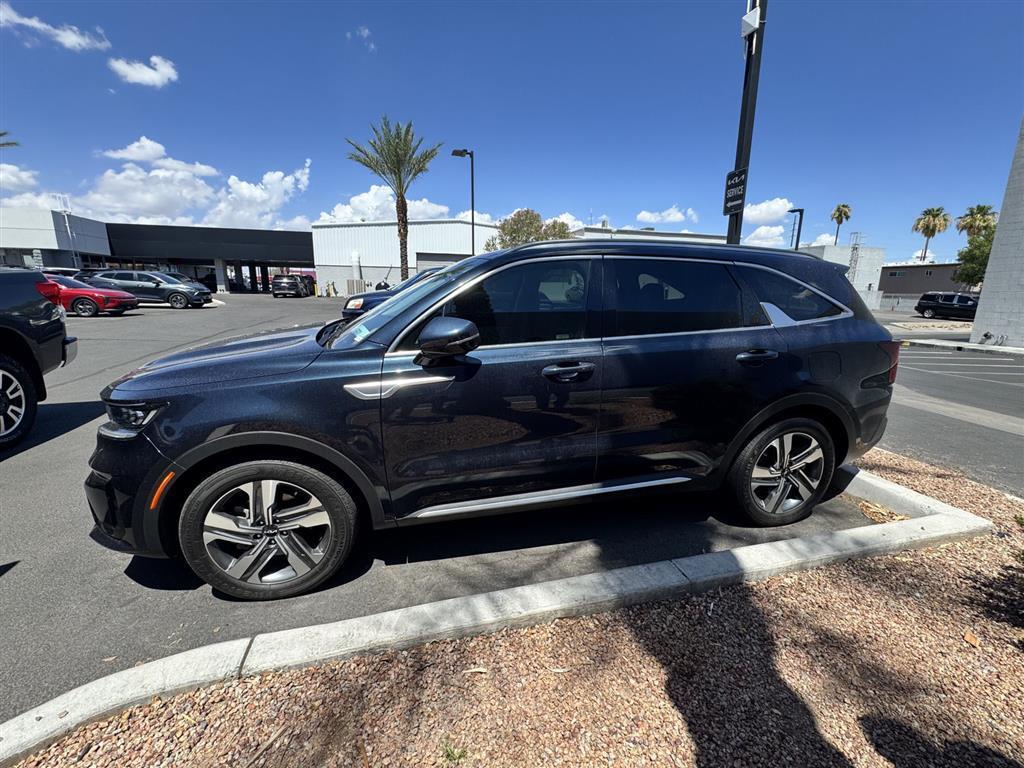 used 2022 Kia Sorento Plug-In Hybrid car, priced at $29,990
