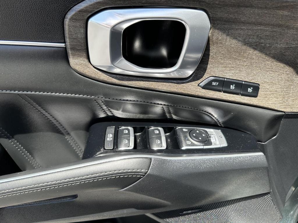 used 2022 Kia Sorento car, priced at $31,320