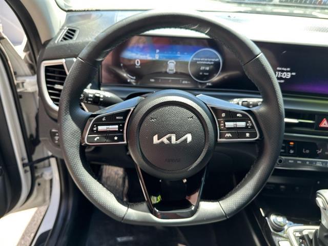used 2025 Kia Seltos car, priced at $29,990