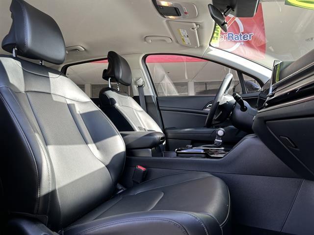 used 2025 Kia Sportage car, priced at $28,990