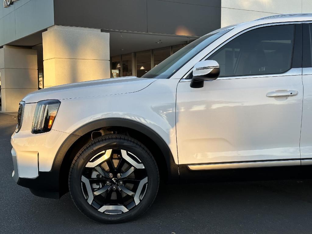 used 2024 Kia Telluride car, priced at $39,705