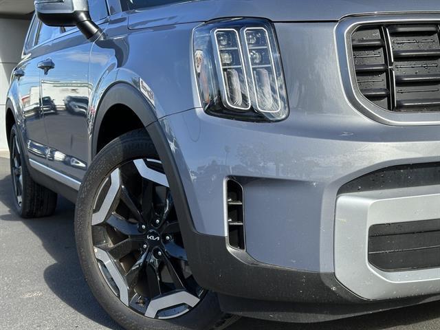 used 2025 Kia Telluride car, priced at $38,490
