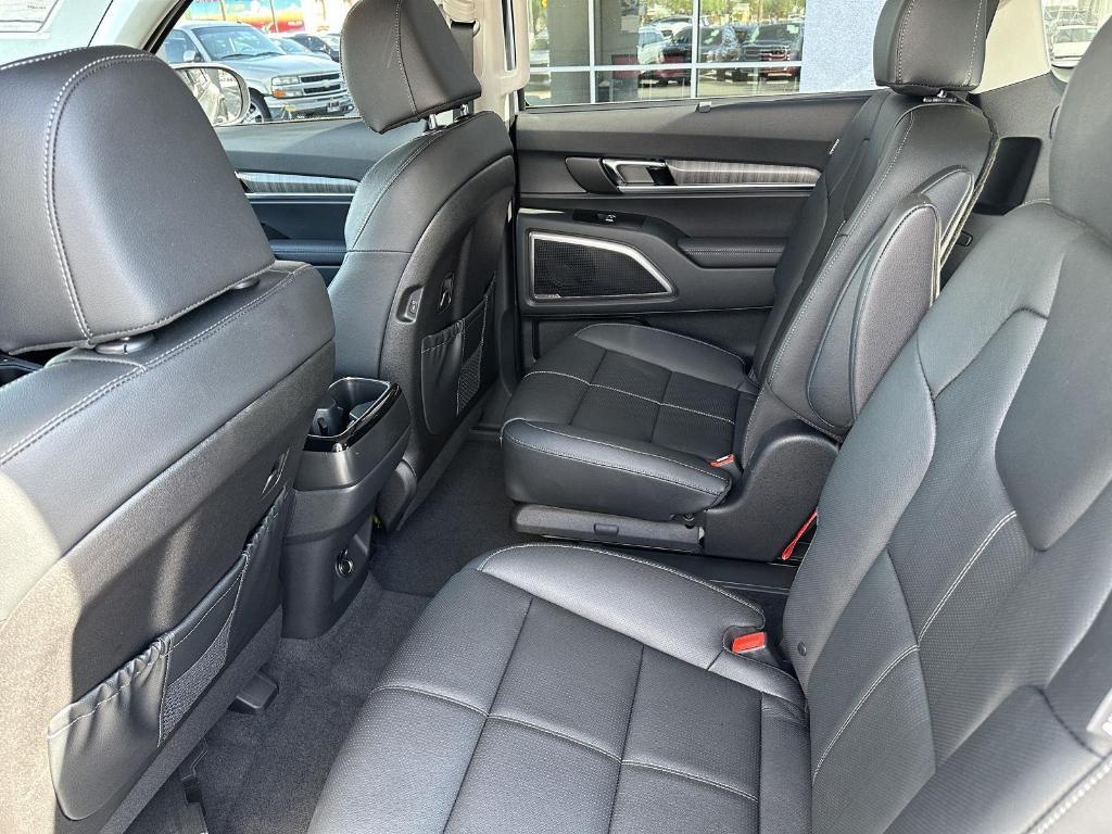 new 2025 Kia Telluride car, priced at $43,194
