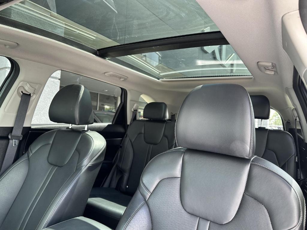 used 2025 Kia Sorento car, priced at $35,990