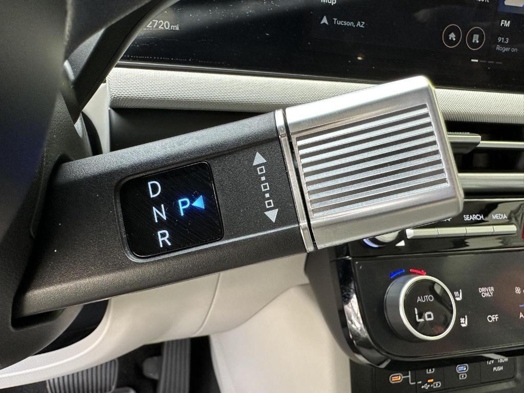 used 2025 Hyundai TUCSON Hybrid car, priced at $39,990
