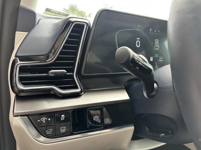 used 2025 Kia Sportage Hybrid car, priced at $30,550