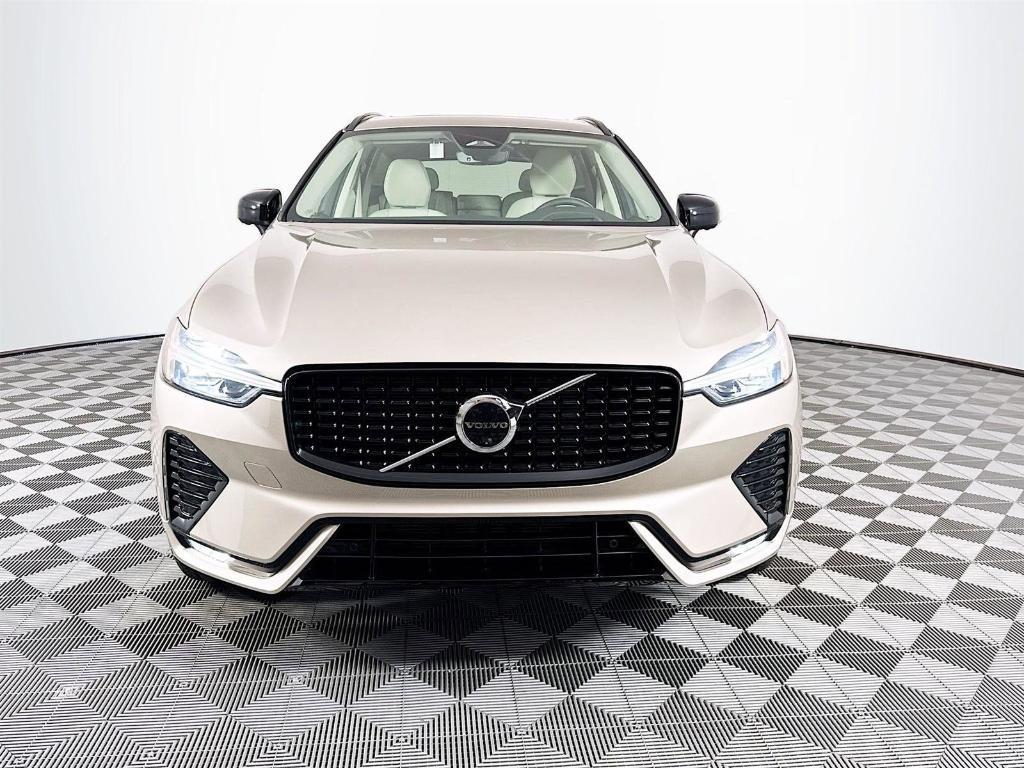 new 2025 Volvo XC60 car, priced at $59,910