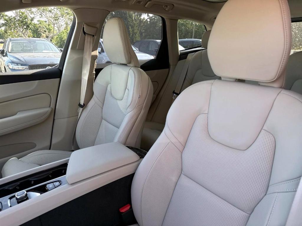 new 2025 Volvo XC60 car, priced at $61,260