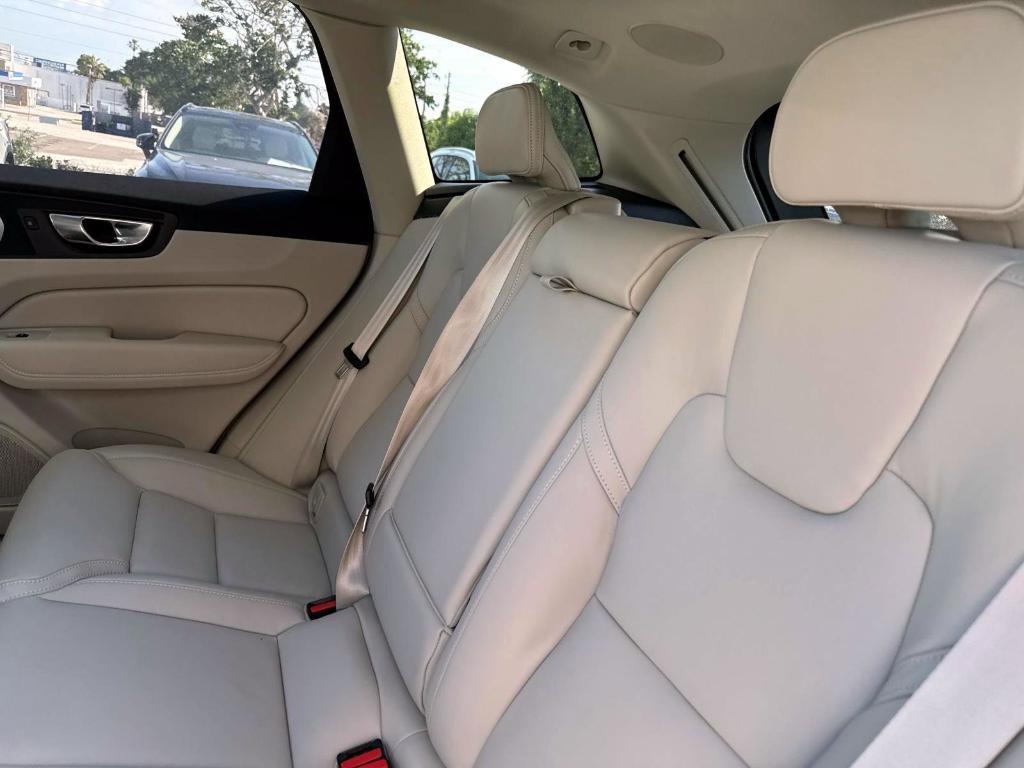 new 2025 Volvo XC60 car, priced at $61,260