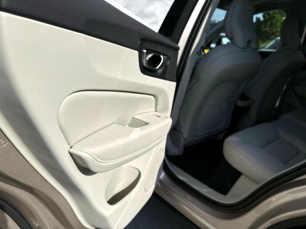 new 2025 Volvo XC60 car, priced at $61,260