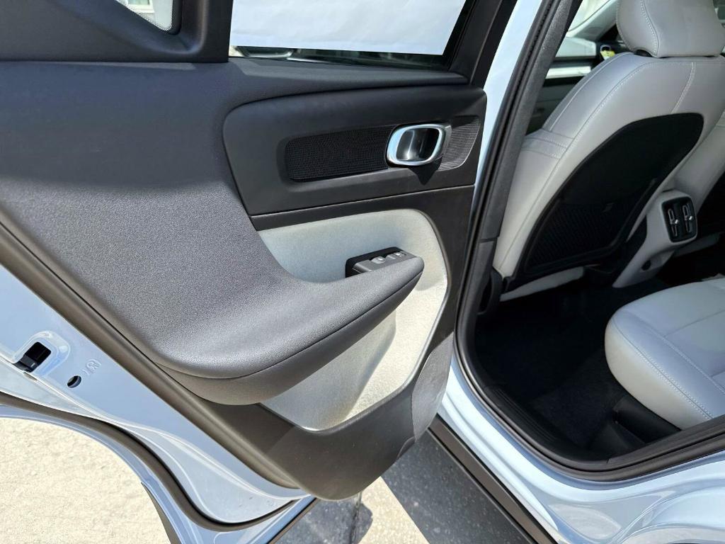 new 2025 Volvo XC40 car, priced at $47,435