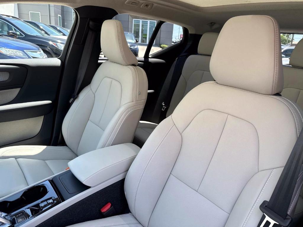 new 2025 Volvo XC40 car, priced at $47,435