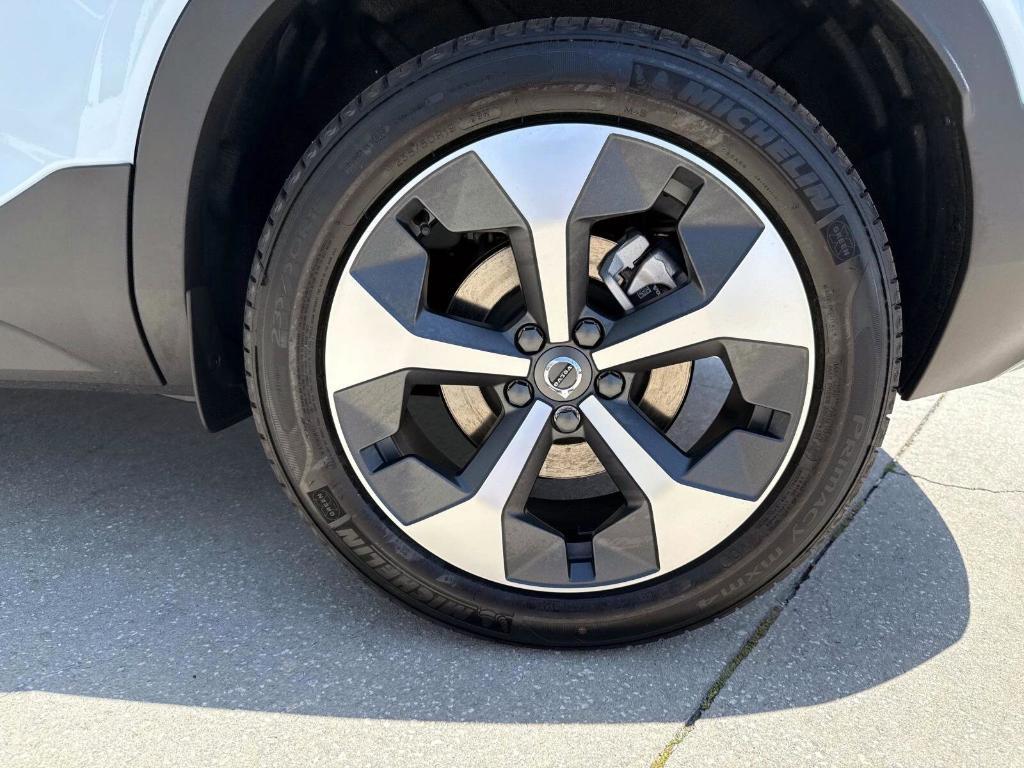 new 2025 Volvo XC40 car, priced at $47,435