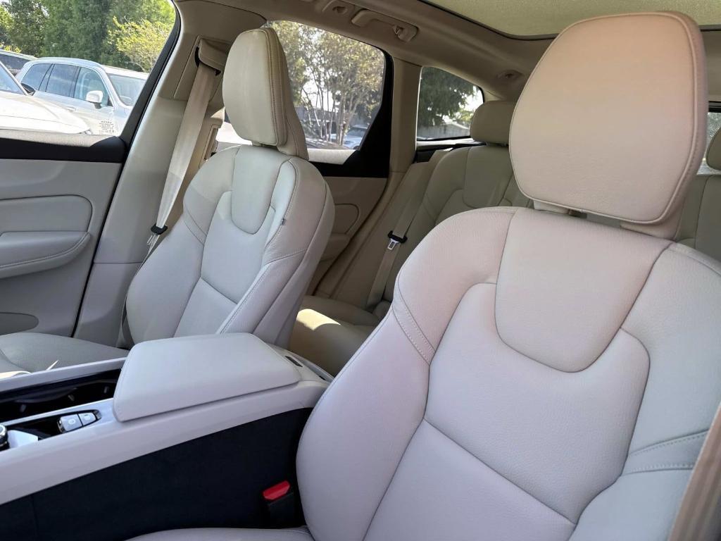 new 2025 Volvo XC60 car, priced at $55,360
