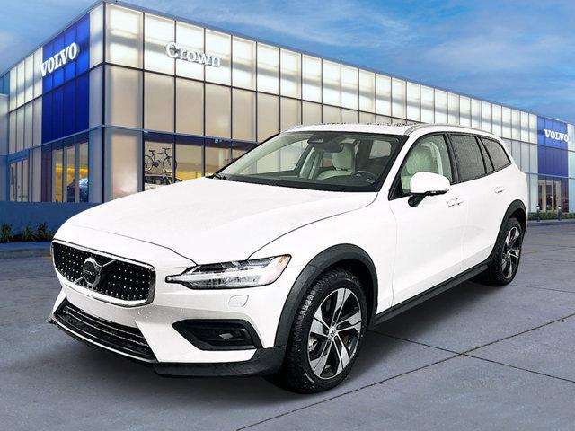 used 2023 Volvo V60 Cross Country car, priced at $39,997