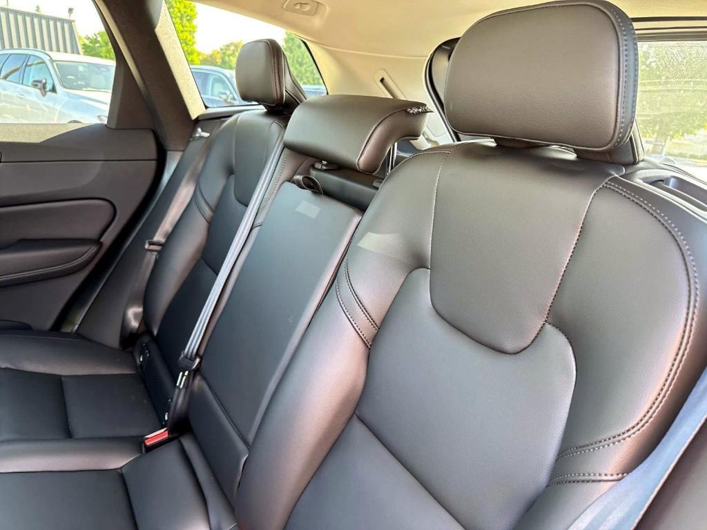 new 2025 Volvo XC60 car, priced at $50,325