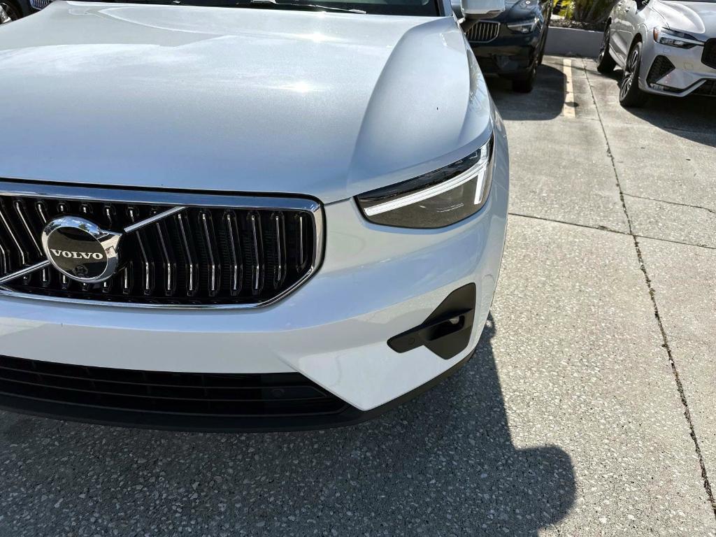 new 2025 Volvo XC40 car, priced at $48,315