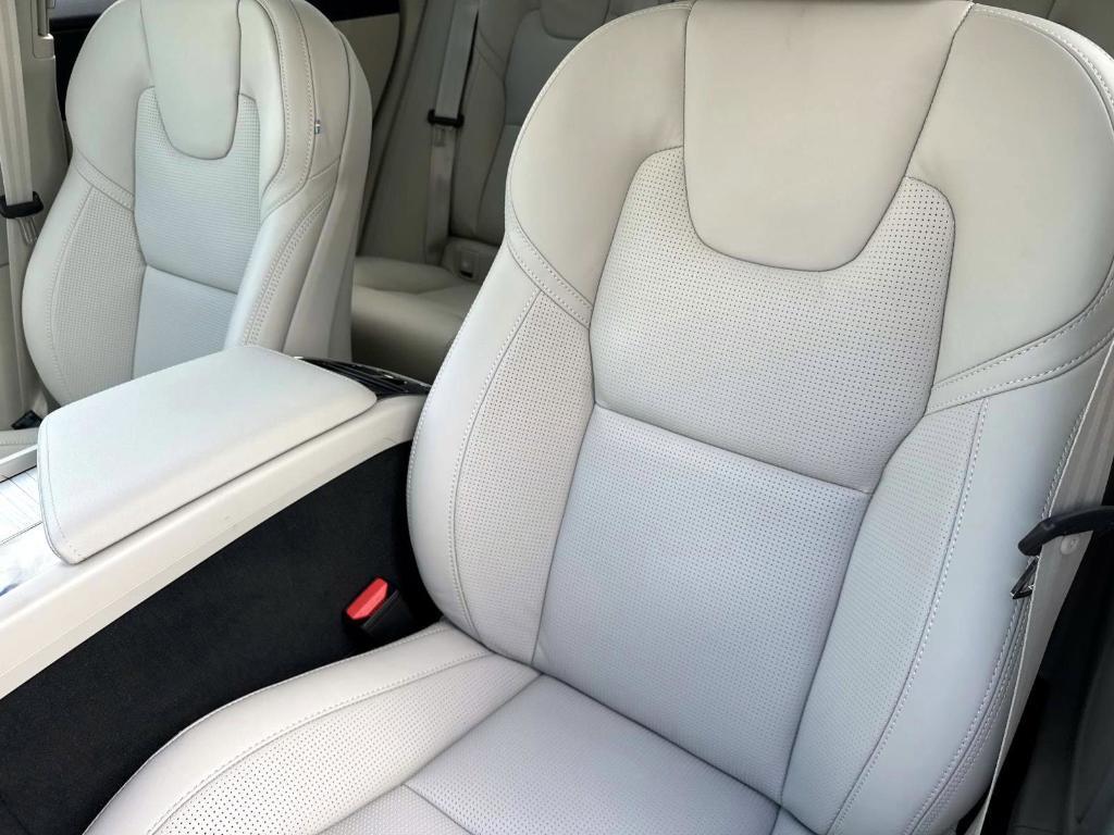 new 2026 Volvo XC60 car, priced at $62,017
