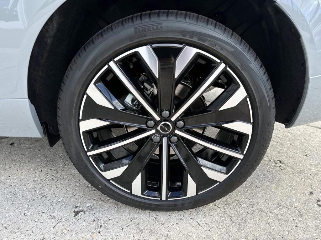 new 2026 Volvo XC60 car, priced at $62,017